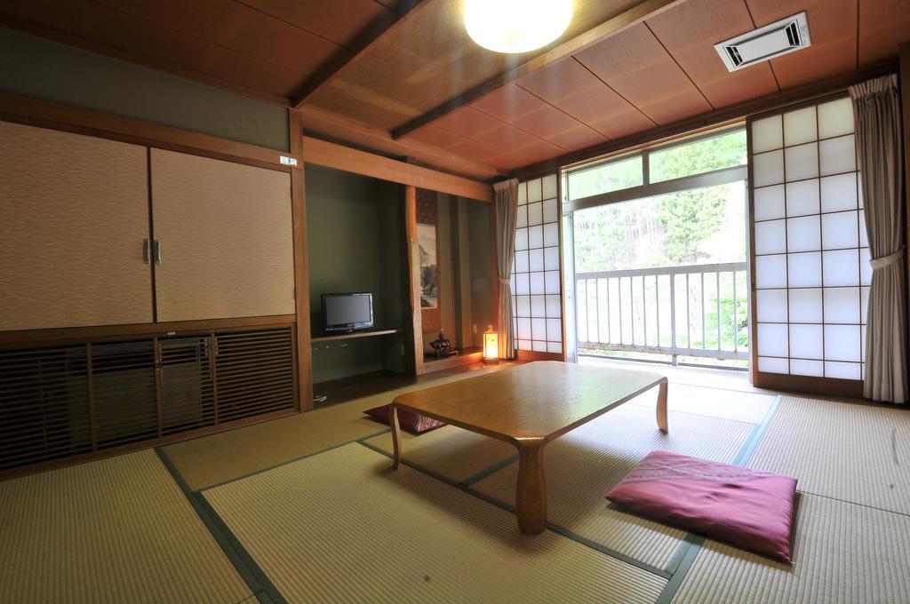 ホテルUnkeiso 上田市 エクステリア 写真